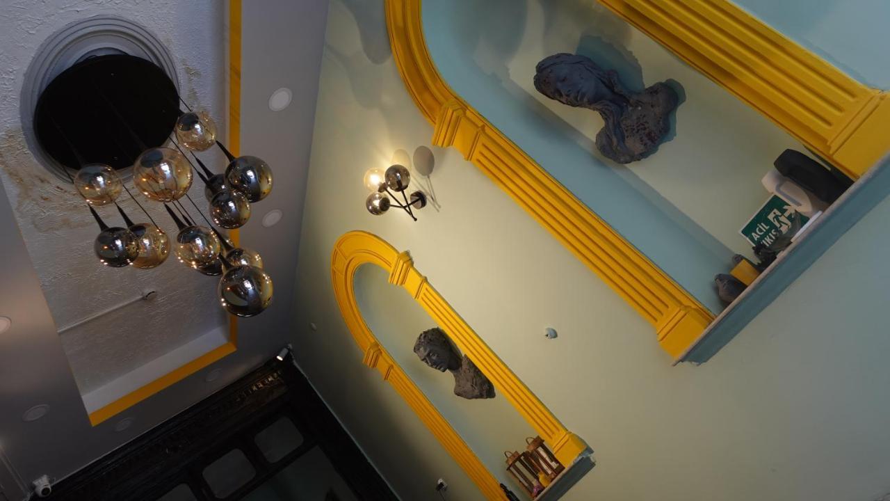 بيت شباب Titan House إزمير المظهر الخارجي الصورة